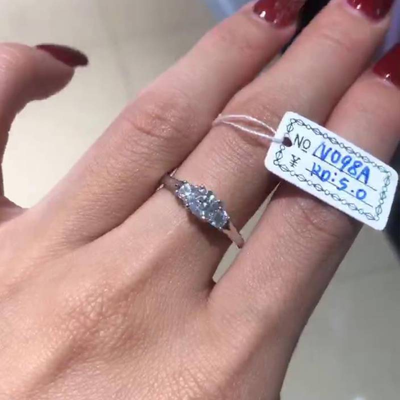 三石四爪女戒S925银镀白金定制主石莫桑钻0.5ct/副石高碳钻